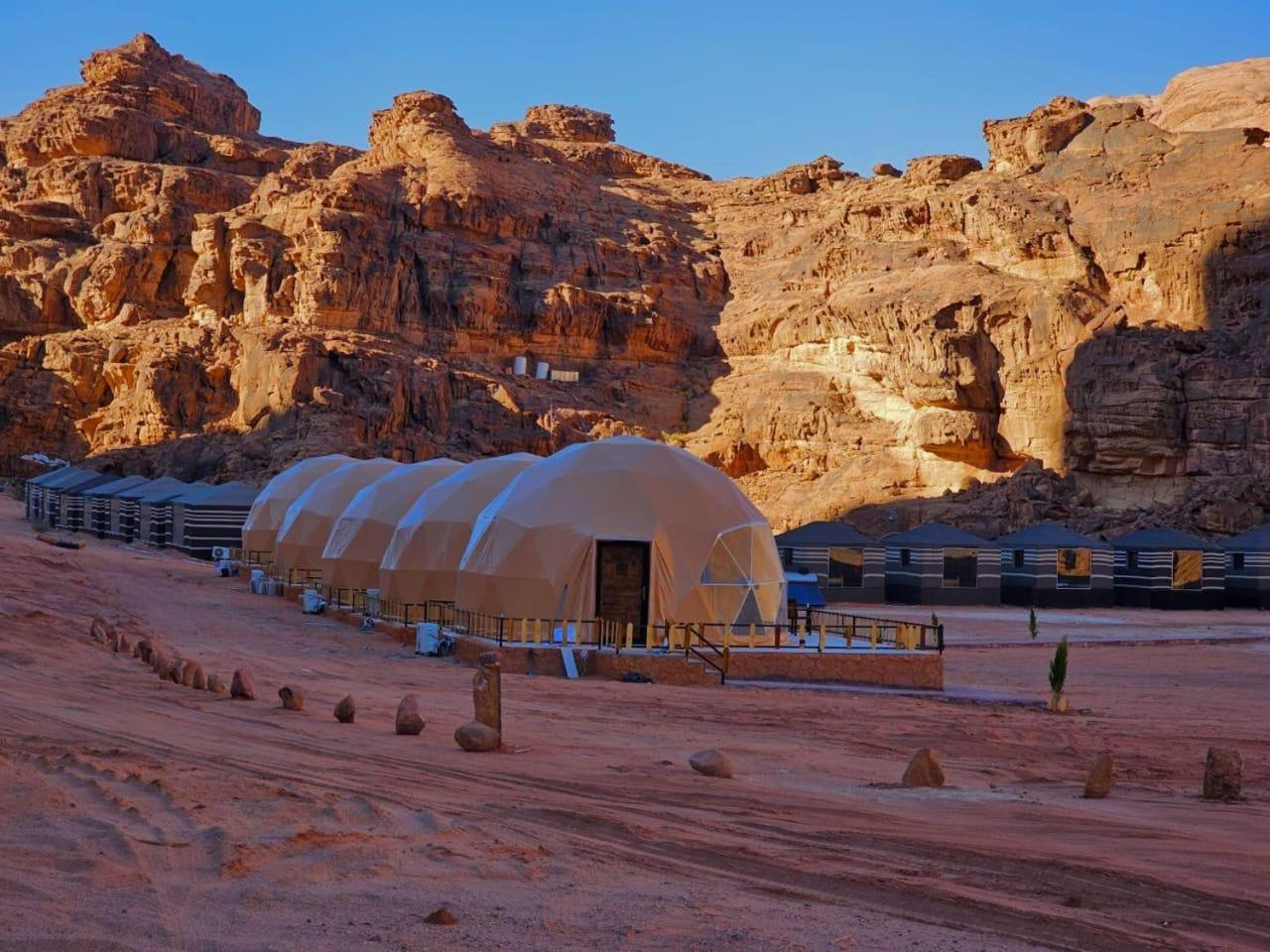 Hotel Sunrise Luxury Camp Wadi Rum Esterno foto