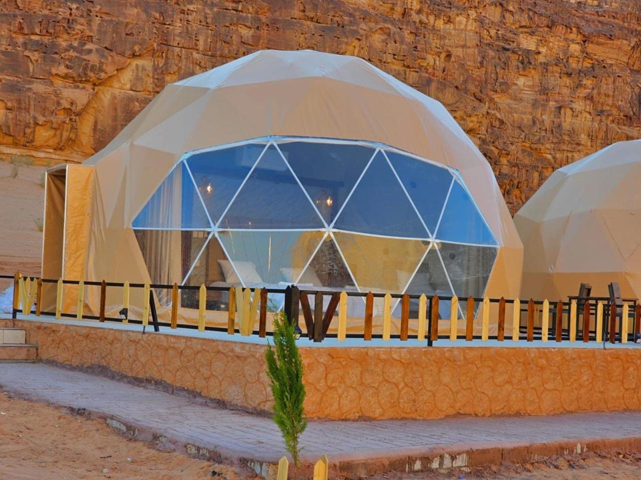 Hotel Sunrise Luxury Camp Wadi Rum Esterno foto